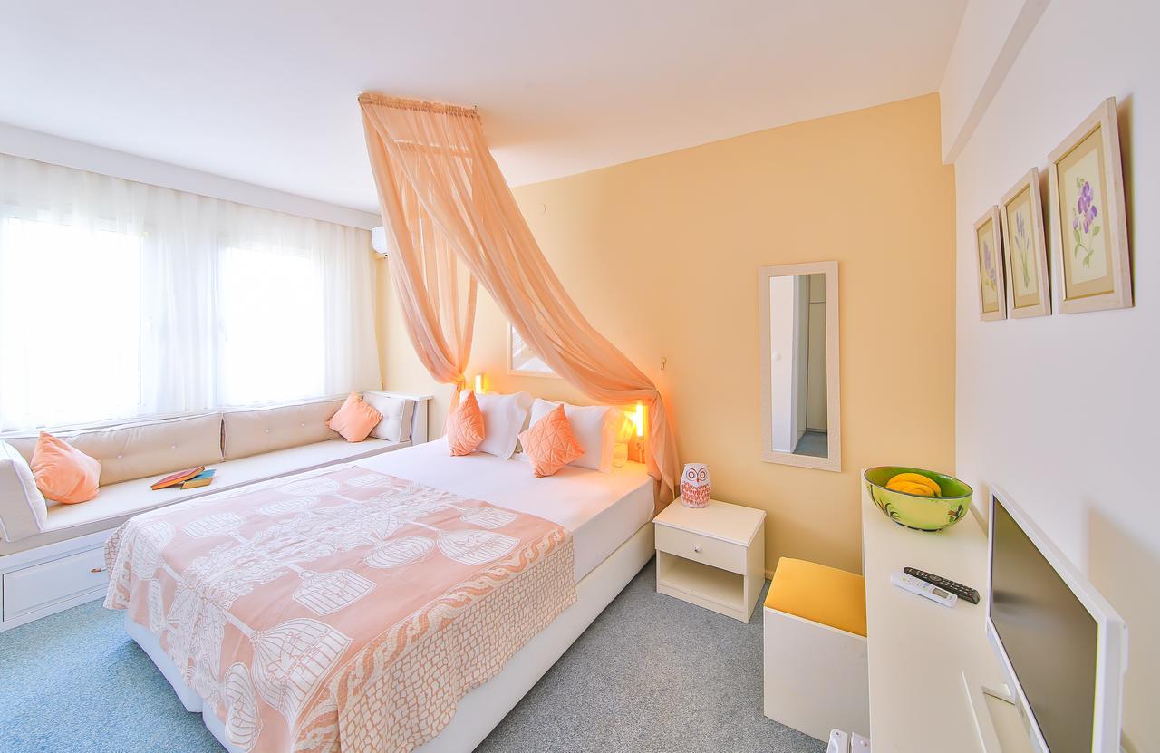 Palas Ilica Çeşme Exterior foto